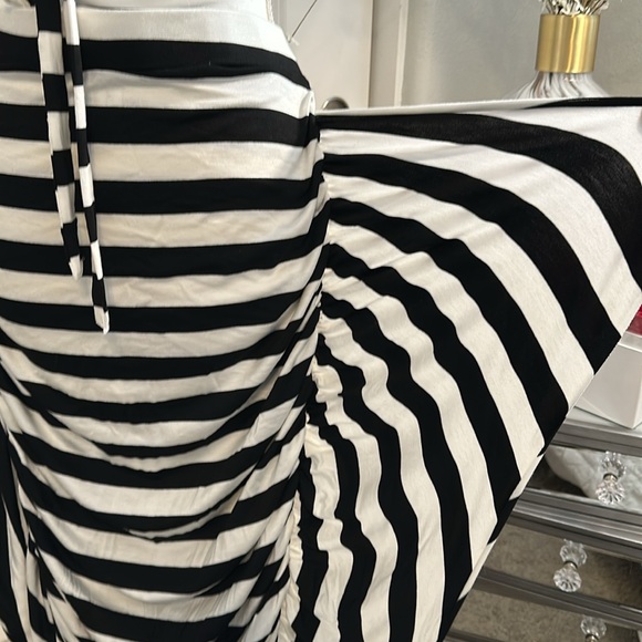 Good Time USA 2pc skirt and top - Picture 3 of 3